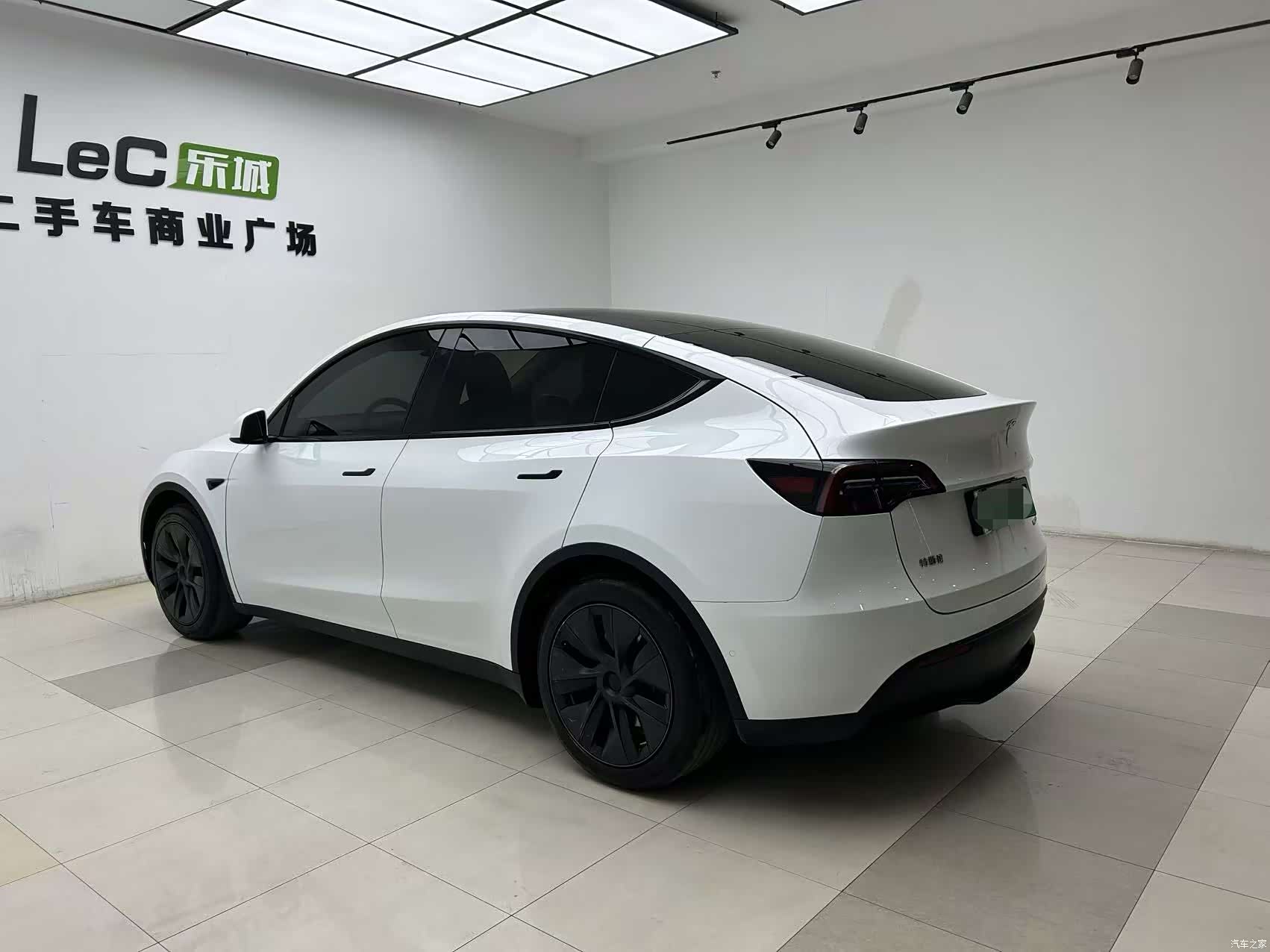 Tesla Model Y, 2024 2