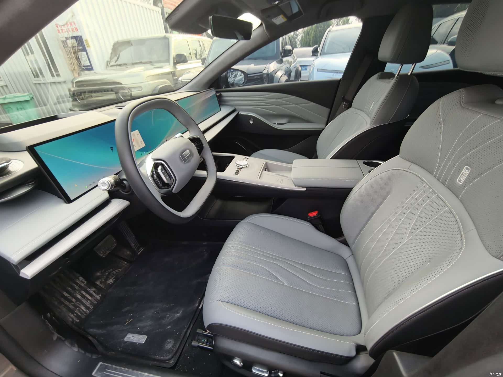 Geely E8, 2025 4