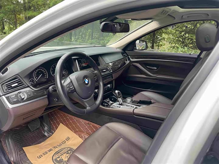BMW 5 Series xin neng yuan 2015 530Le