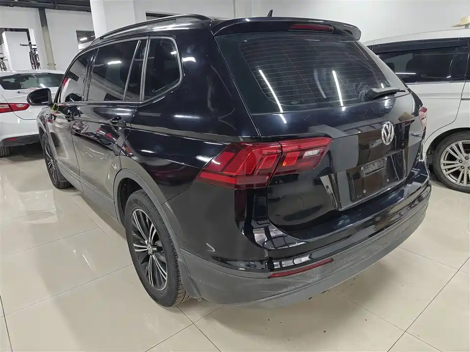 Volkswagen Tiguan L