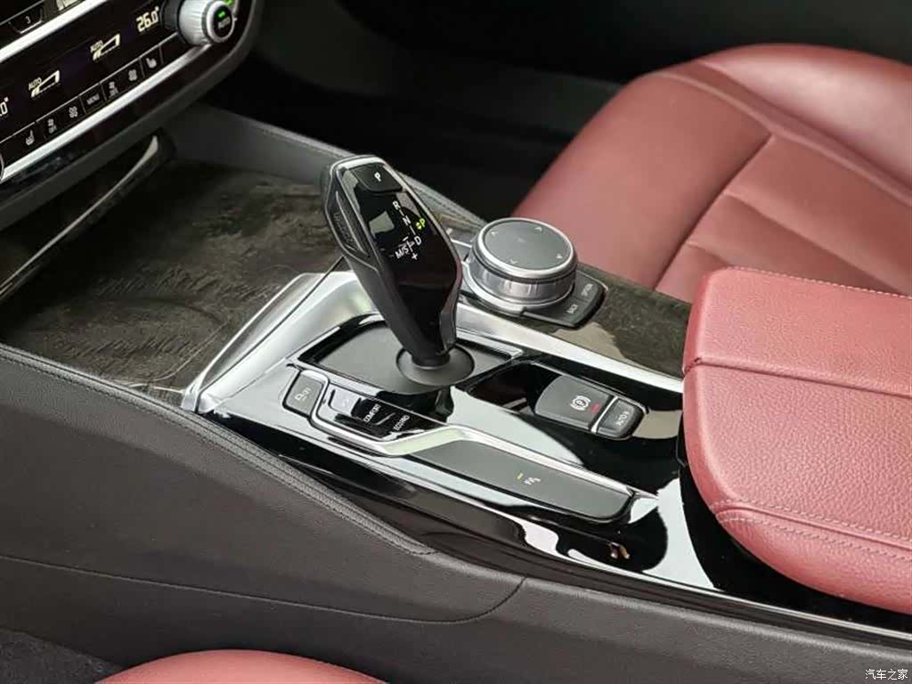 BMW 5 Series, 2020 11