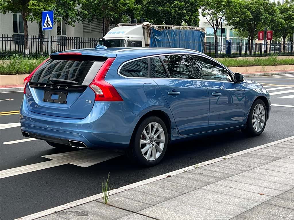 Volvo V60, 2015 2