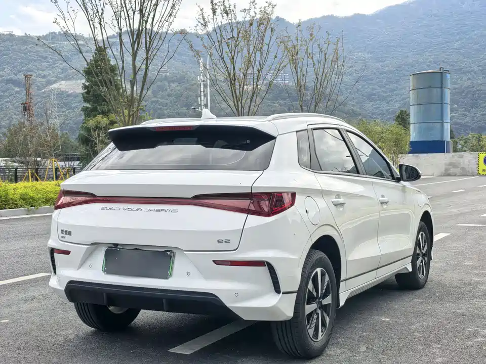 BYD e2