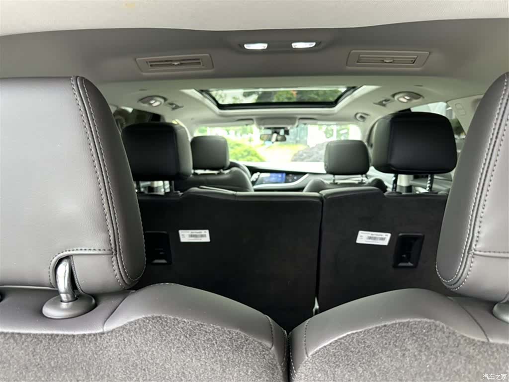 Buick Enclave, 2021 10