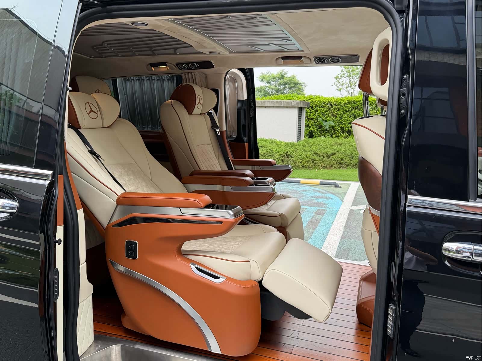 Mercedes-Benz 7, 2022 6