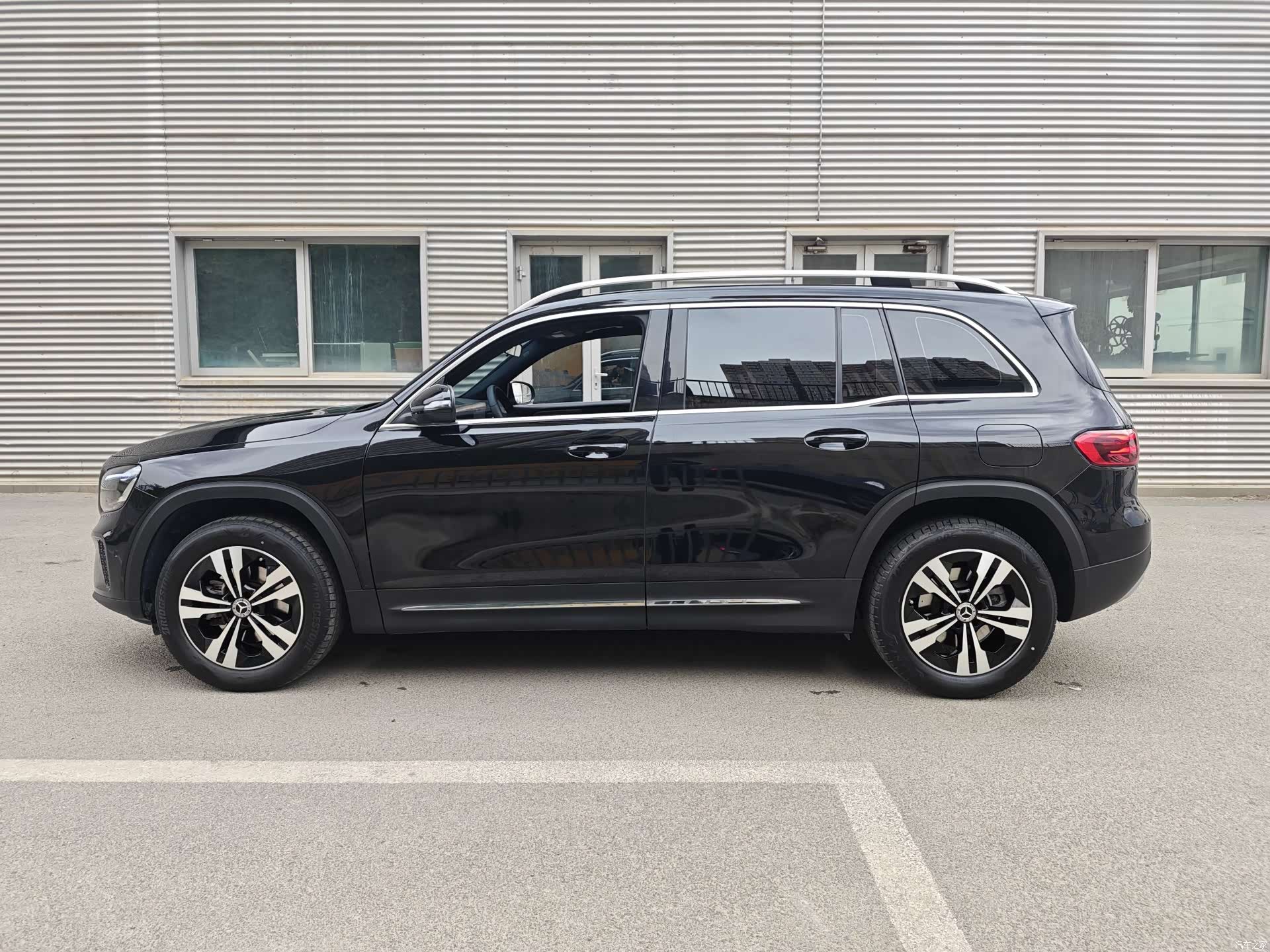 Mercedes-Benz GLB, 2025 11
