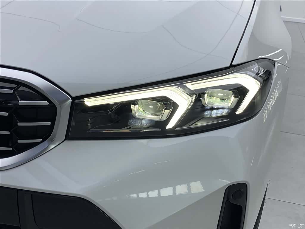 BMW 3 Series, 2025 30