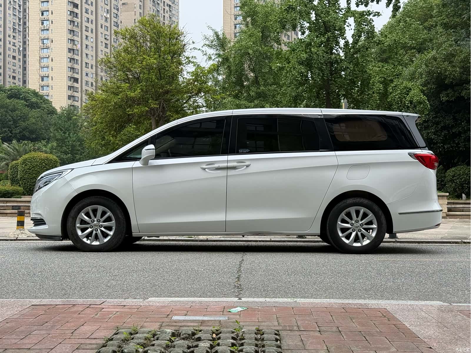 Buick GL8, 2018 4