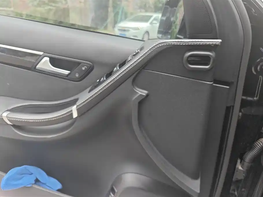 Mercedes-Benz R-class