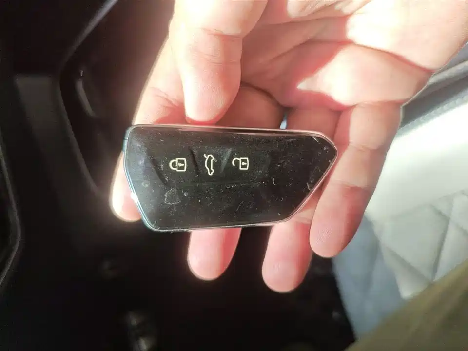 Volkswagen ID.6 CROZZ