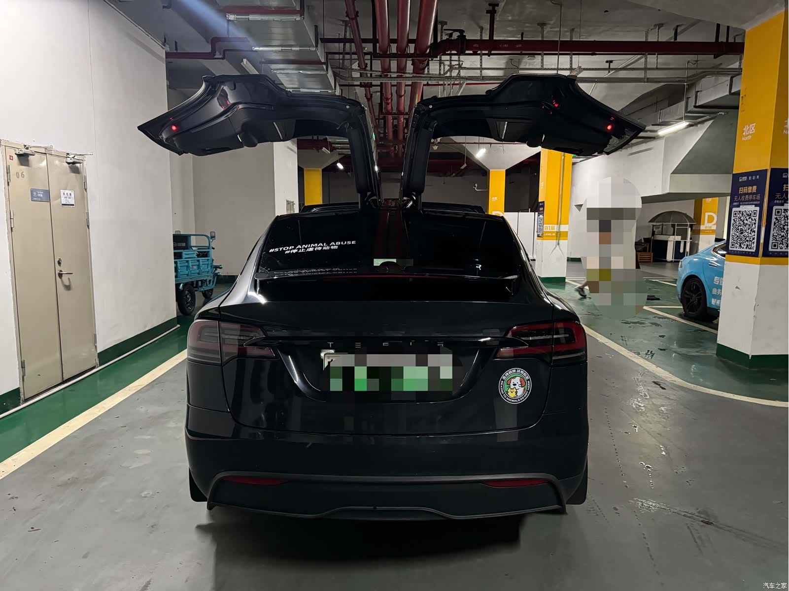 Tesla Model X, 2024 14
