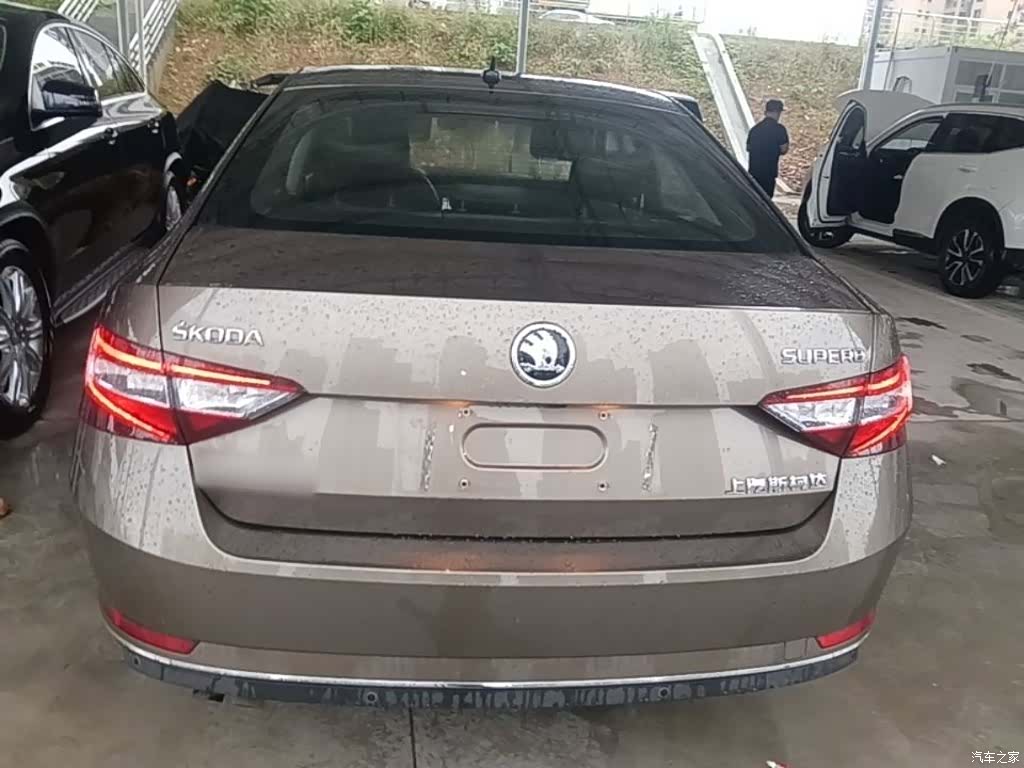Skoda Superb, 2018 4