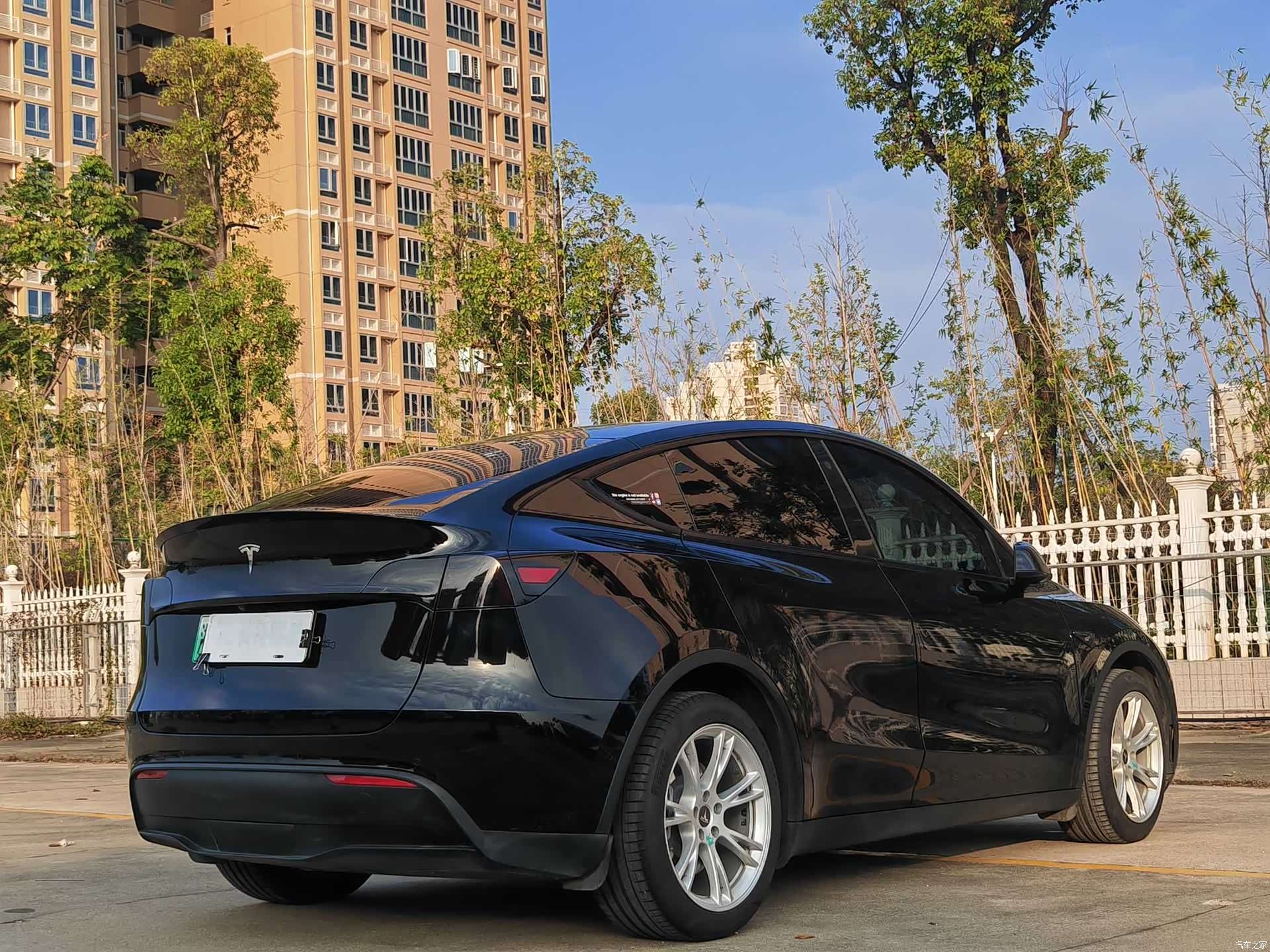 Tesla Model Y, 2022 4