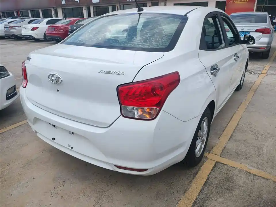 Hyundai Rena