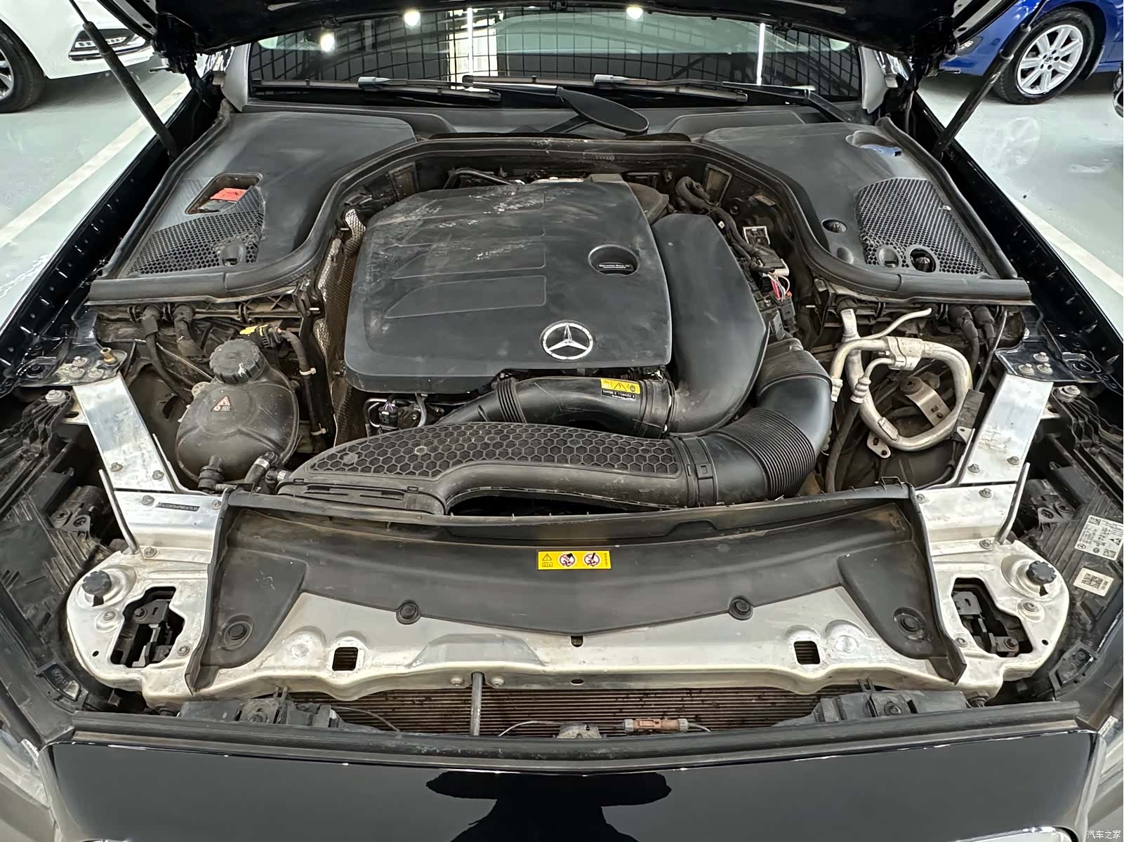 Mercedes-Benz E-Class, 2023 28