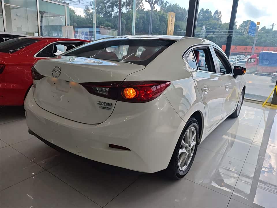 Mazda 3 Angkesaila