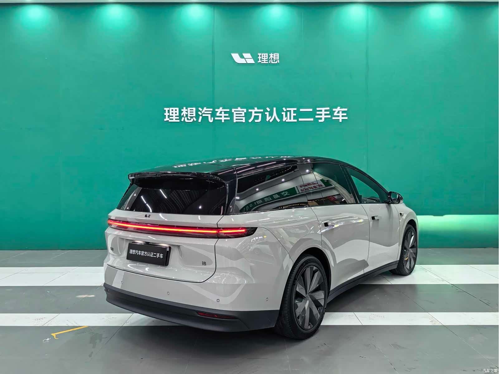 Li Auto i8, 2025 4