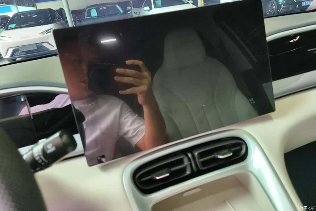Geely Xingyuan, 2025 13