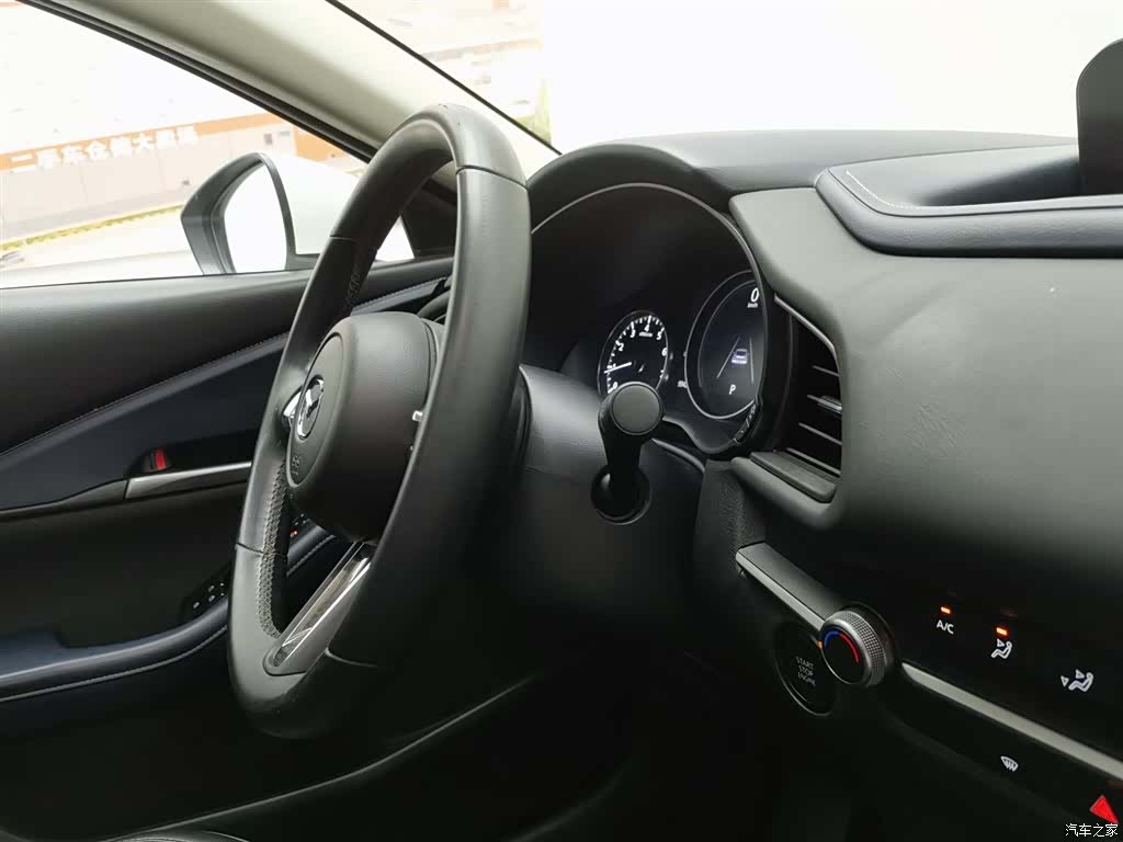 Mazda CX-30, 2021 22