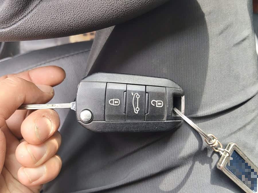 Peugeot 2008 2014, фото 12
