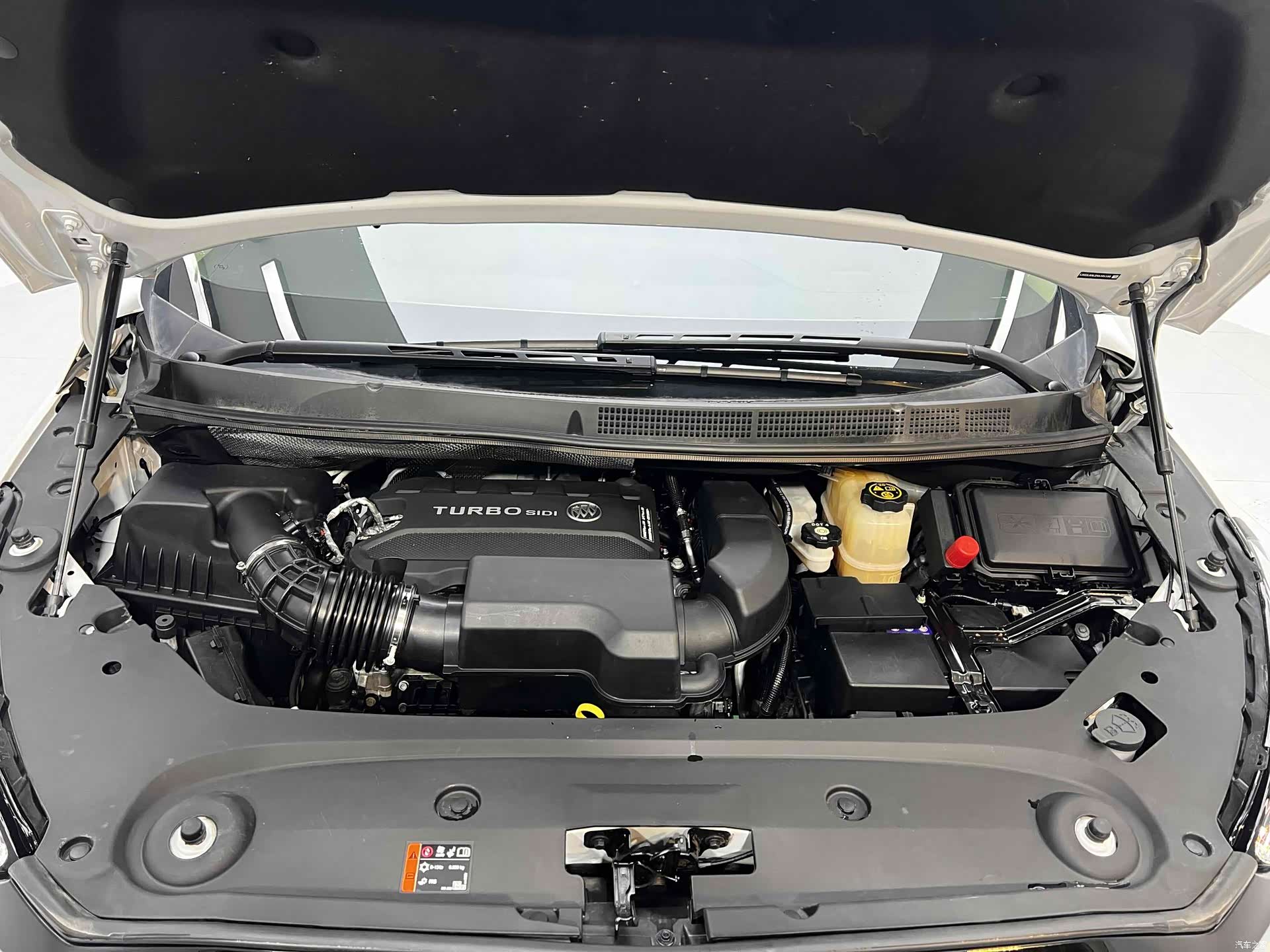 Buick GL8, 2022 10