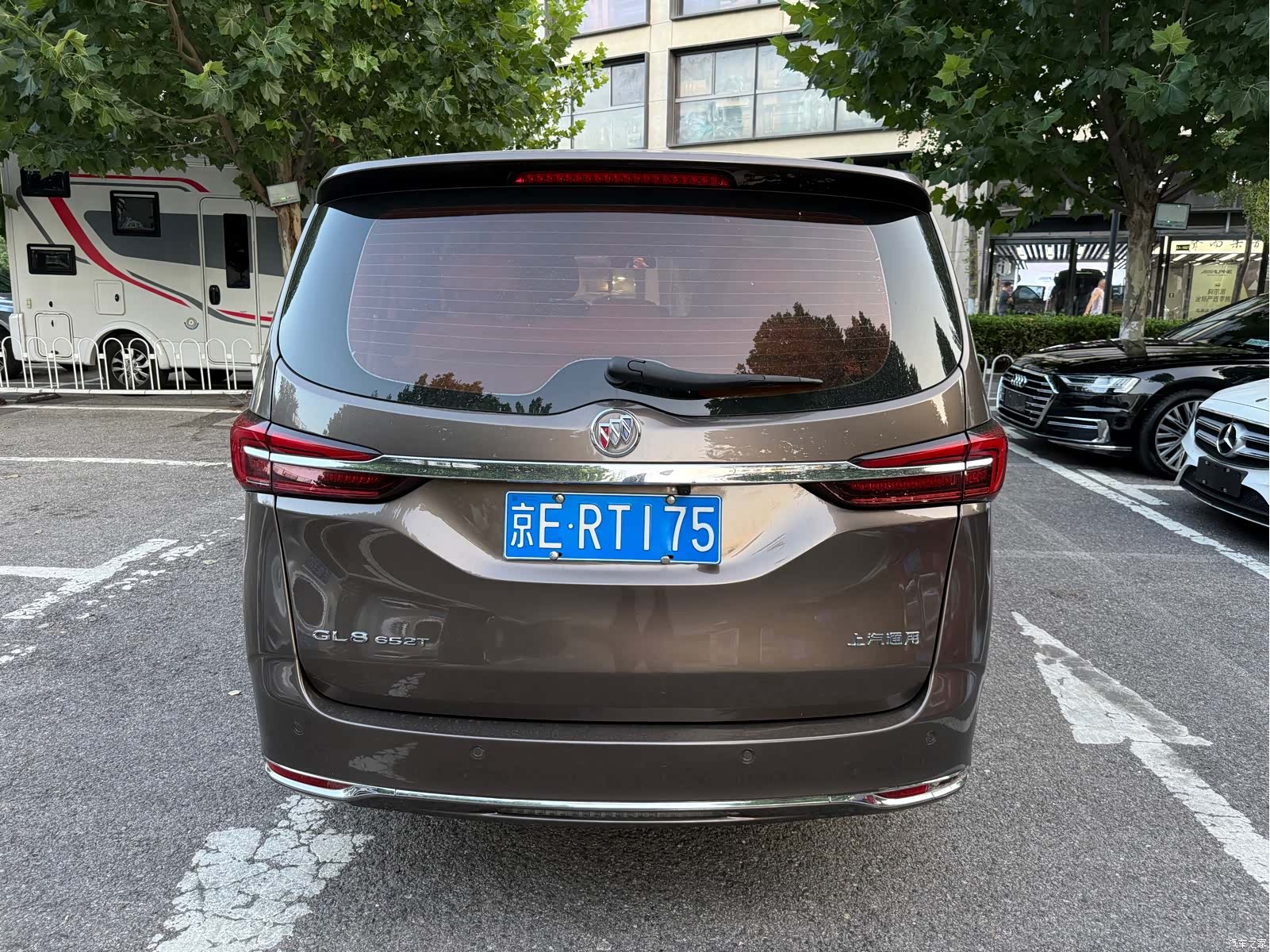 Buick GL8, 2021 6