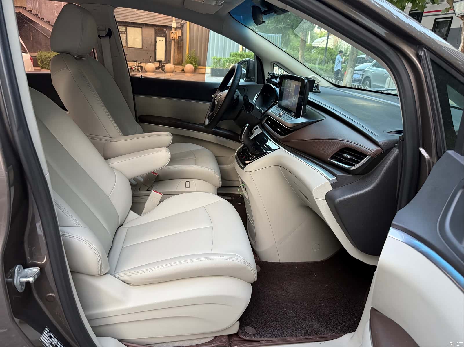 Buick GL8, 2021 20