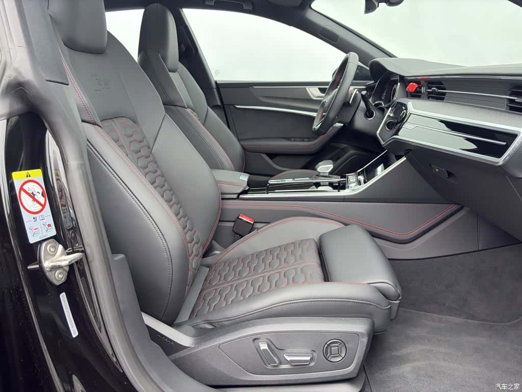 Audi RS, 2025 11