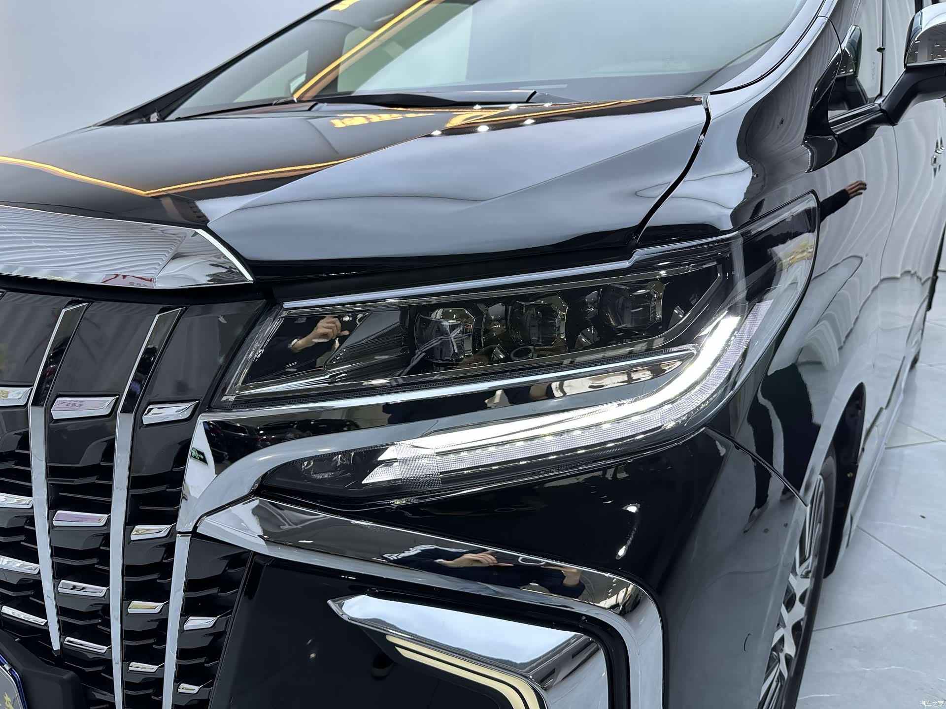 Toyota Alphard, 2018 25