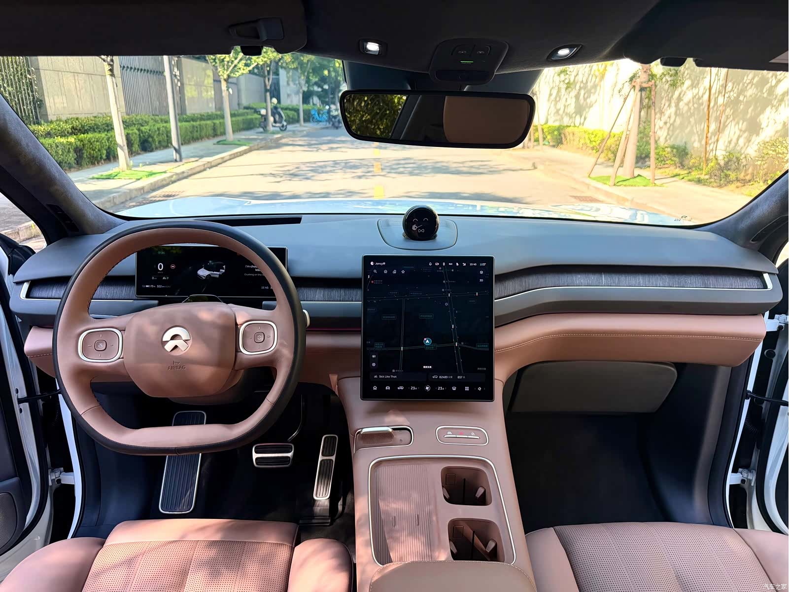 NIO ES8, 2023 7