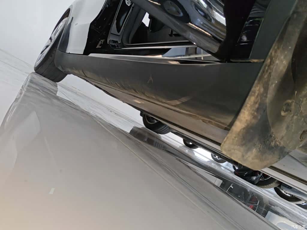 Tesla Model Y, 2023 21