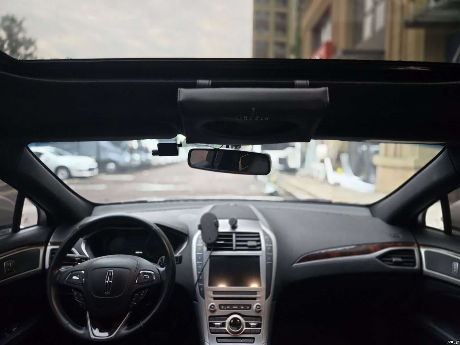 Lincoln MKZ, 2017 12