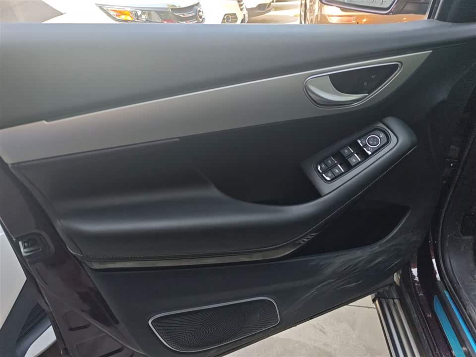 Zotye SR7 Zotye SR7
