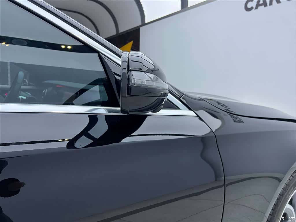 Mercedes-Benz E-Class, 2020 4