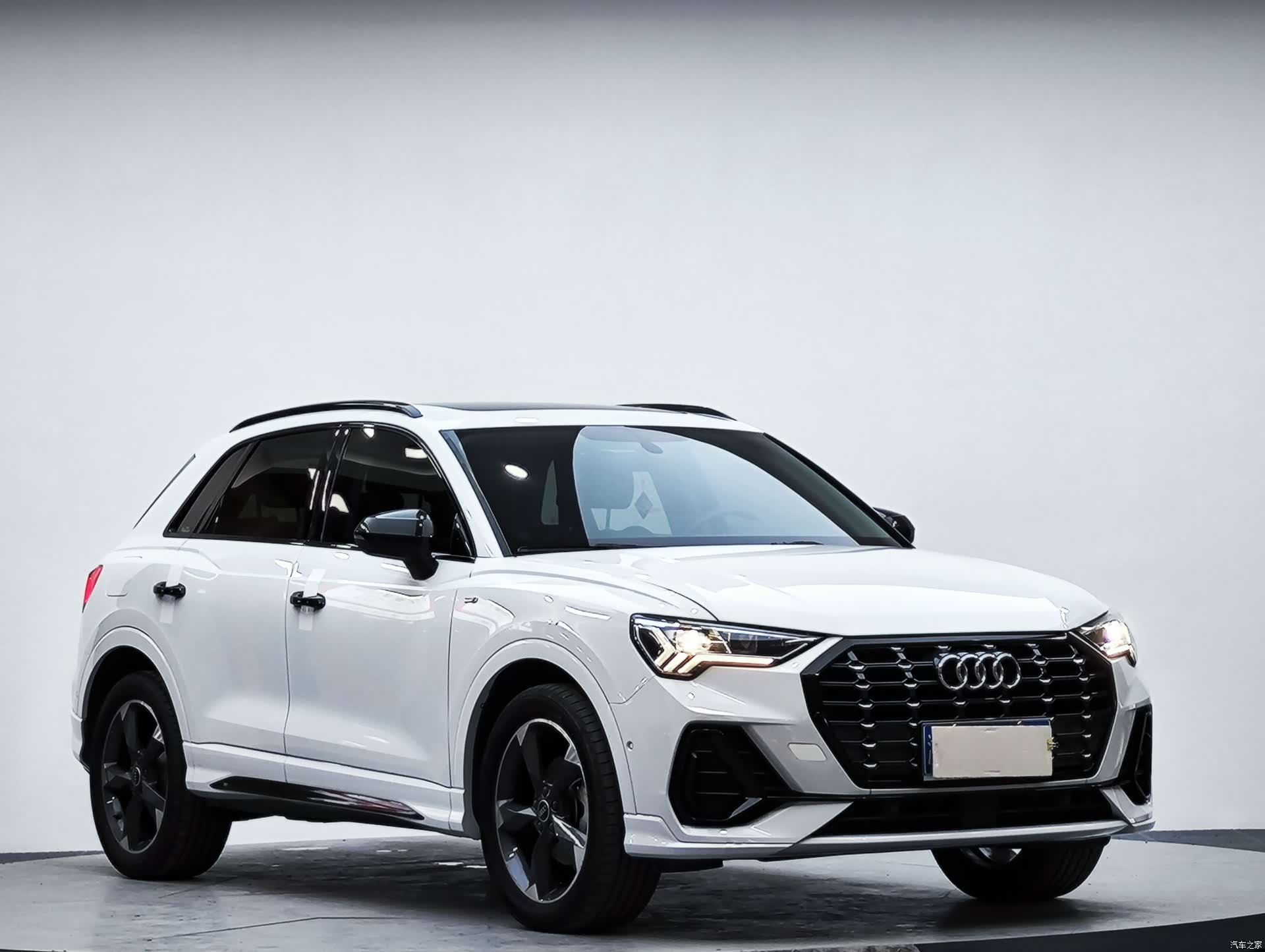 Audi Q3, 2022 4