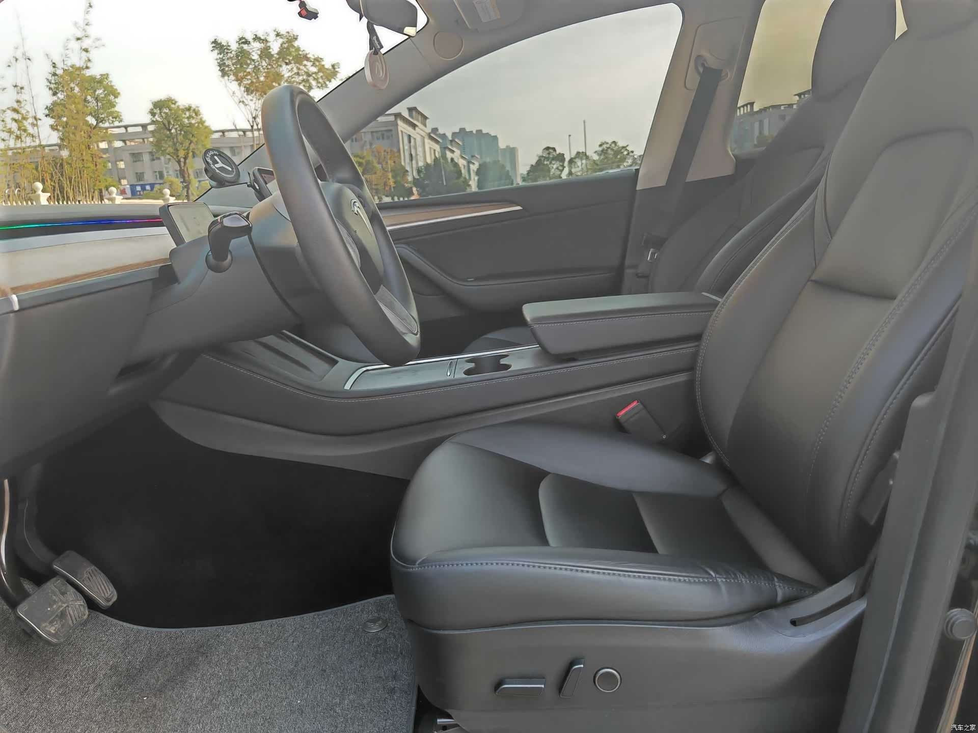 Tesla Model Y, 2022 18