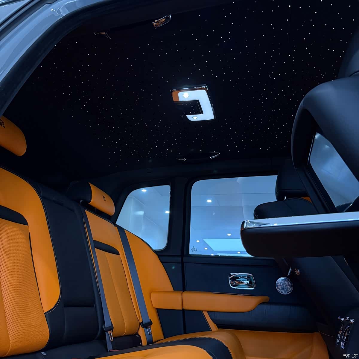 Rolls-Royce Cullinan, 2022 7