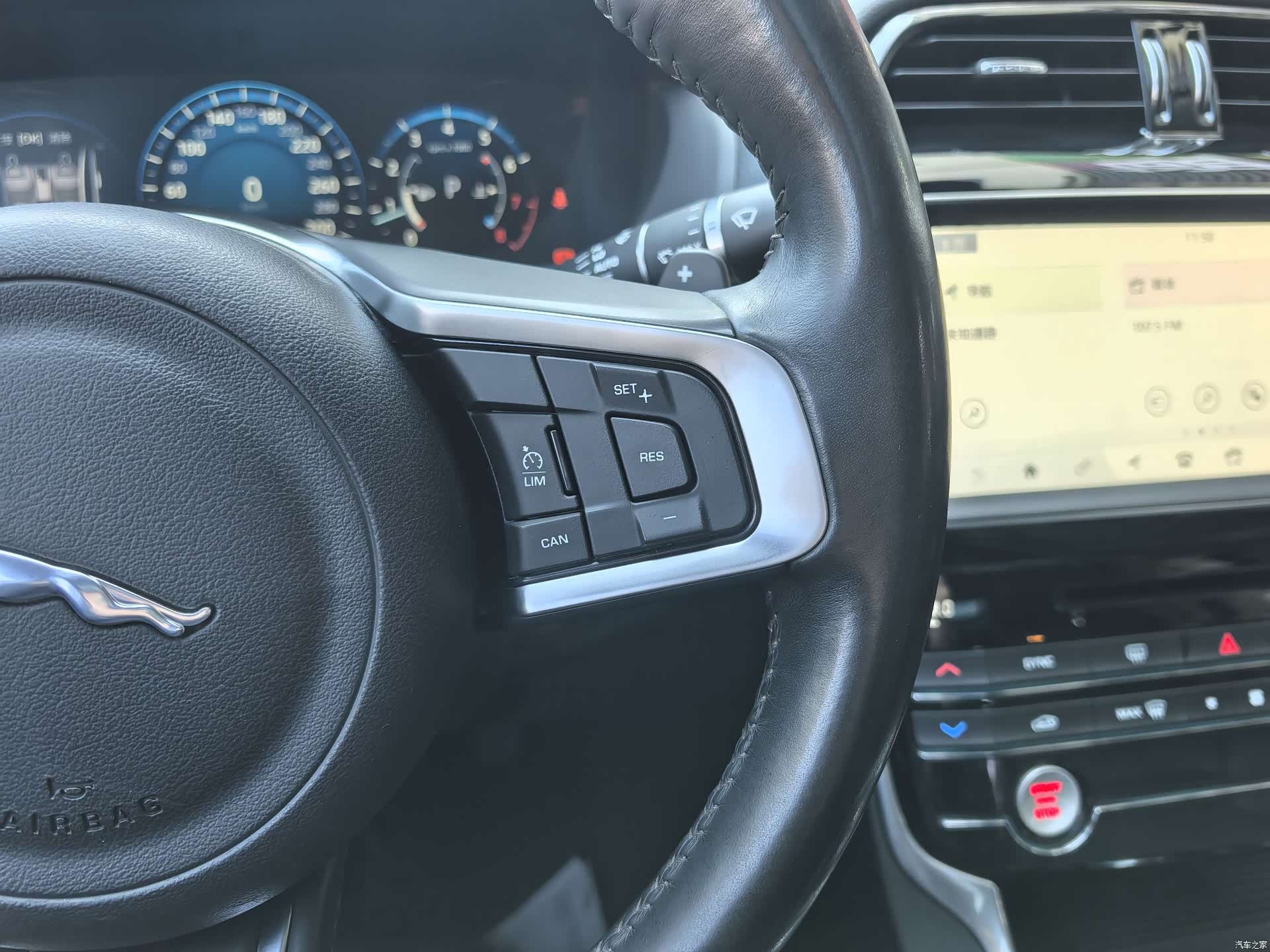 Land Rover XEL, 2019 19