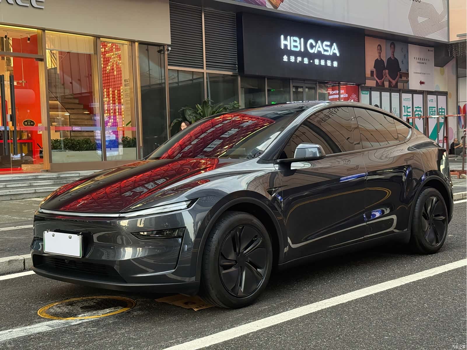 Tesla Model Y, 2025 1