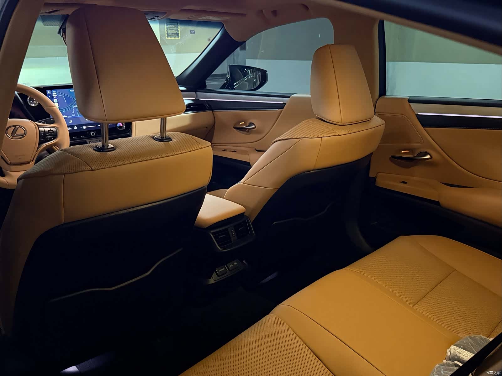 Lexus ES, 2026 14