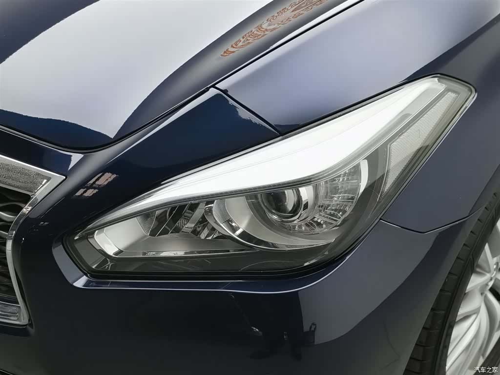Infiniti Q70, 2017 7