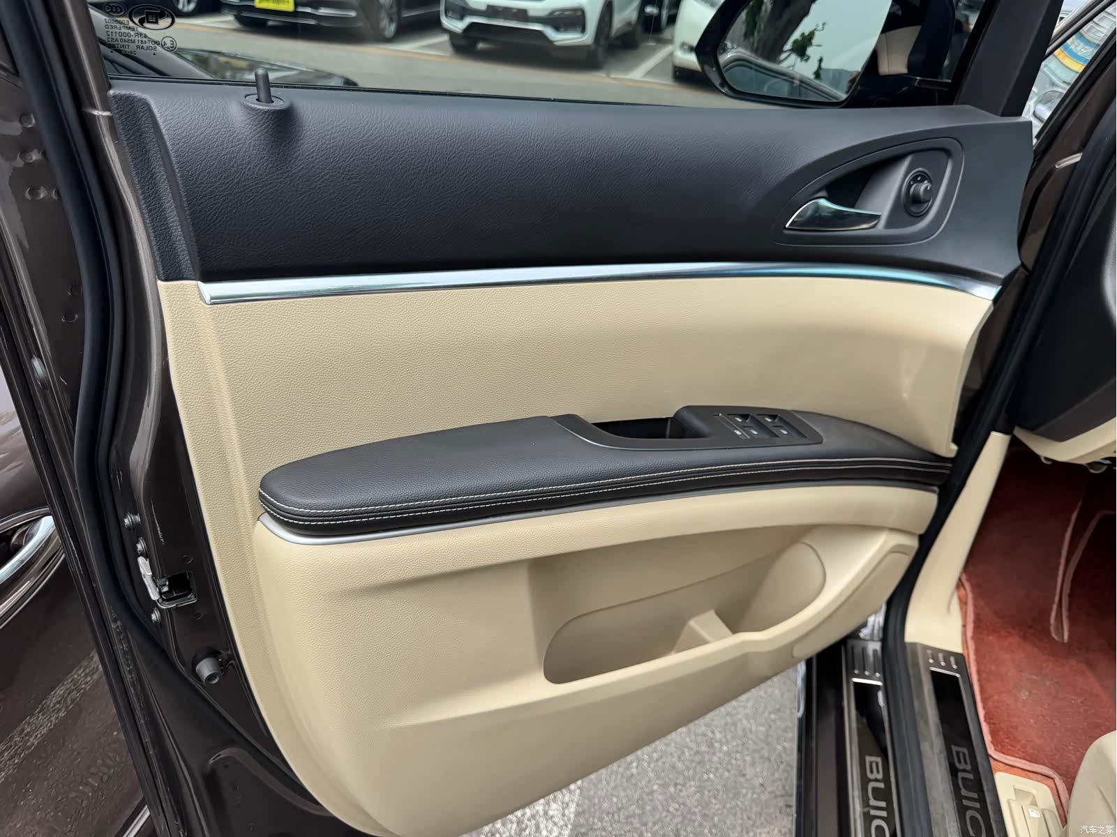 Buick GL8, 2025 3
