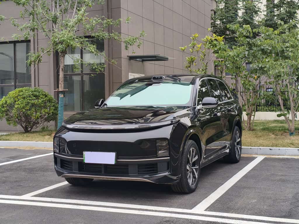 Li Auto L8