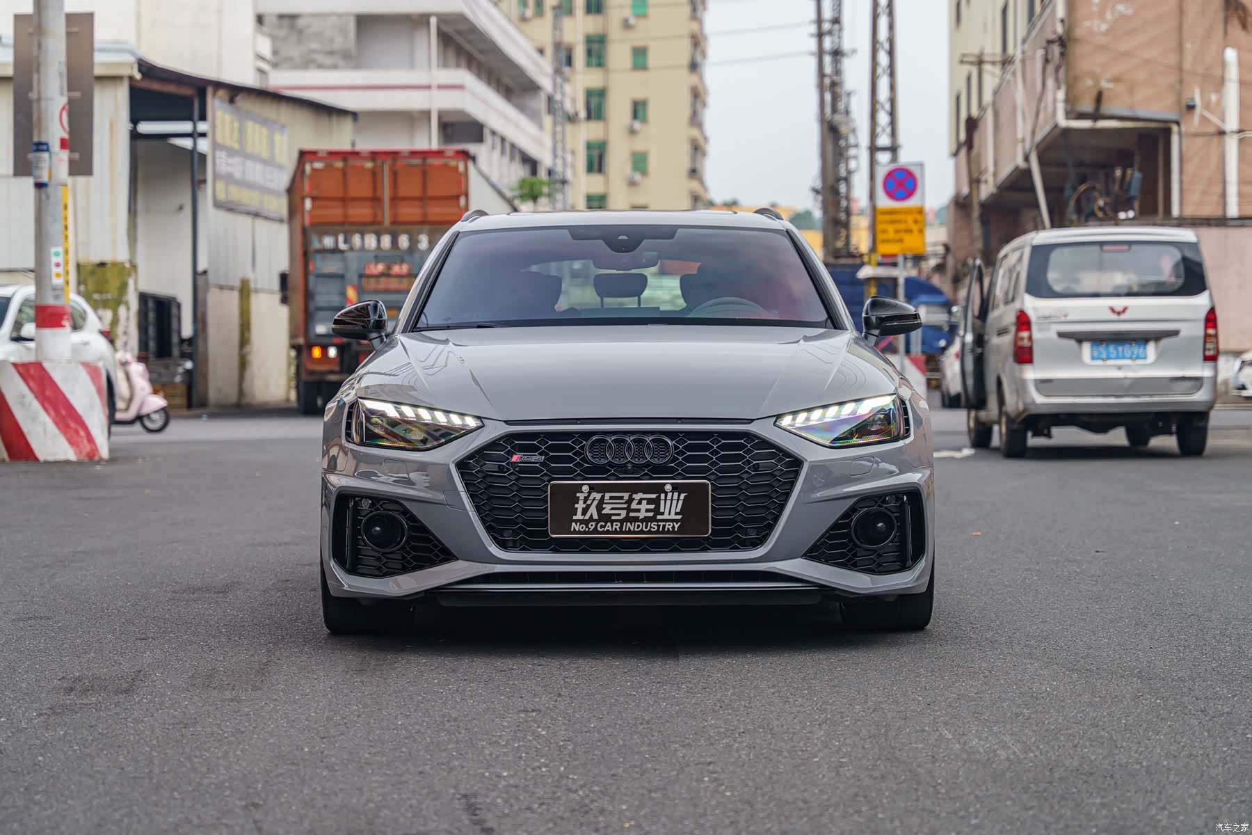 Audi RS4, 2023 2