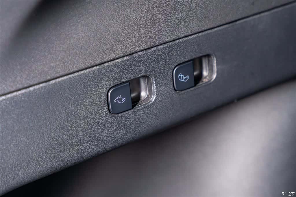 Tesla Model Y, 2023 15