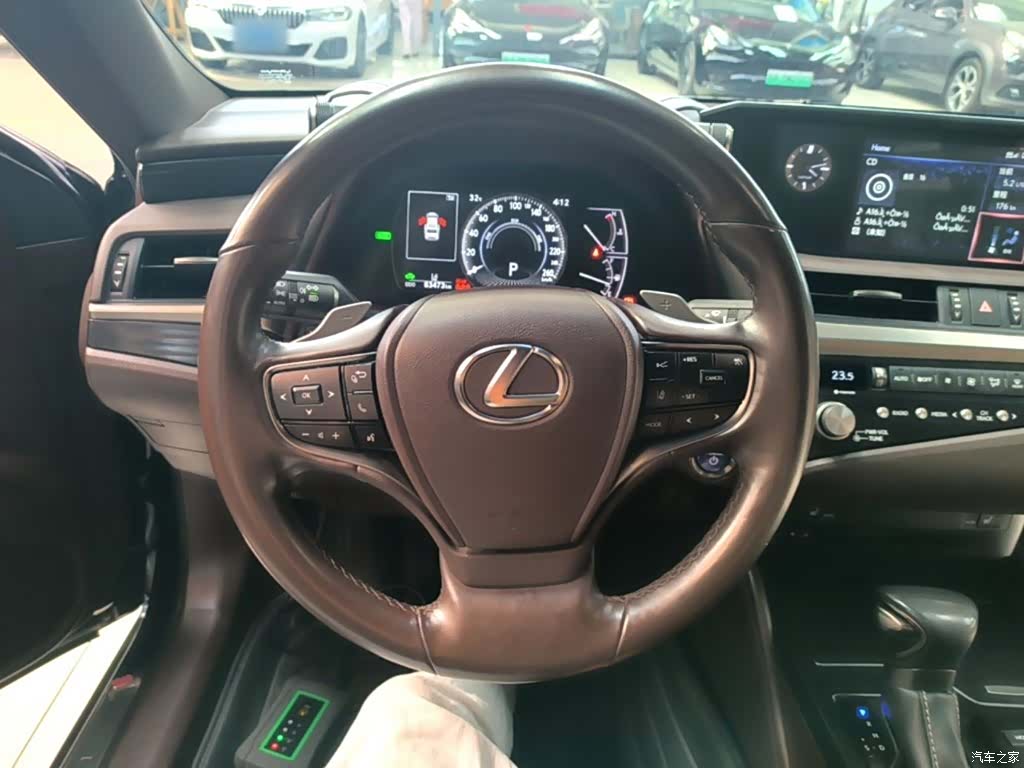 Lexus ES, 2021 4