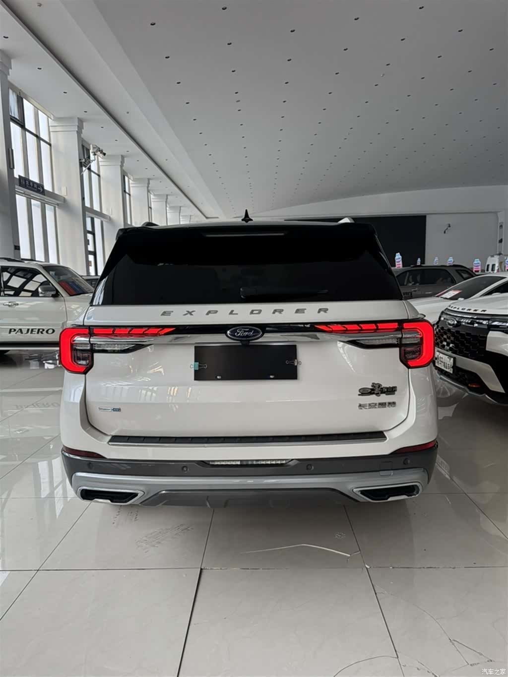 Ford Explorer, 2023 8