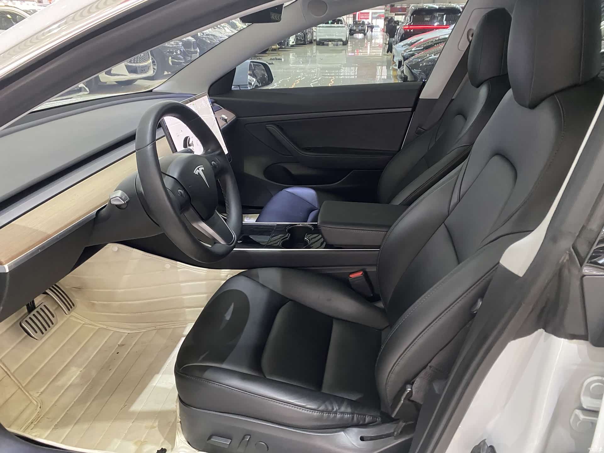 Tesla Model 3, 2020 4