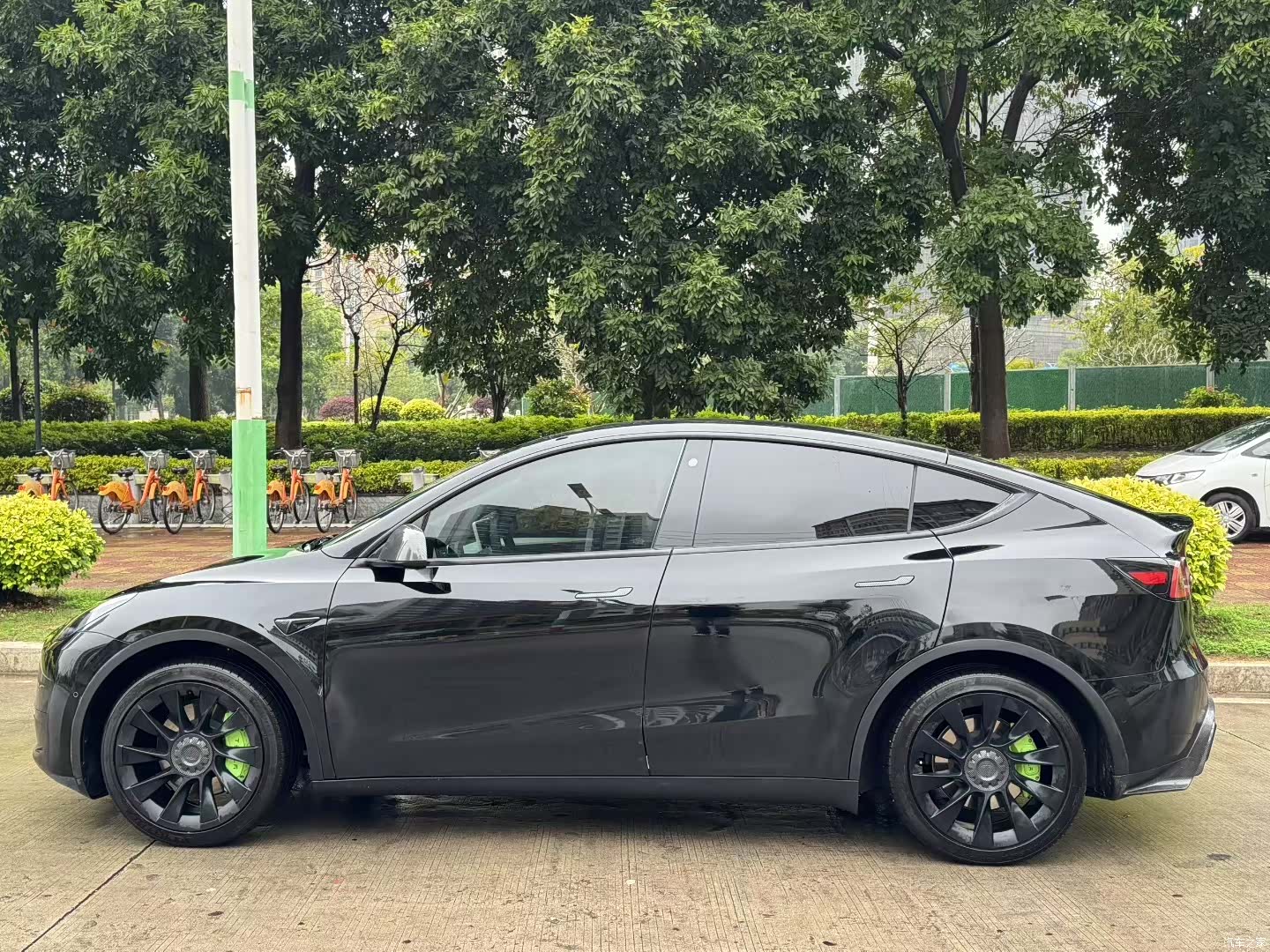 Tesla Model Y, 2023 8