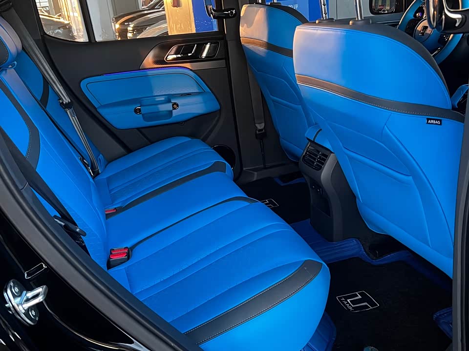 CrossBoundary Co-creation tank 300